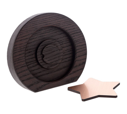 Стела Constanta Dark, с бронзовой звездой