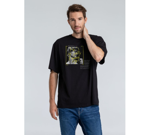 Футболка оверсайз «He is So Pretty. Давид», черная